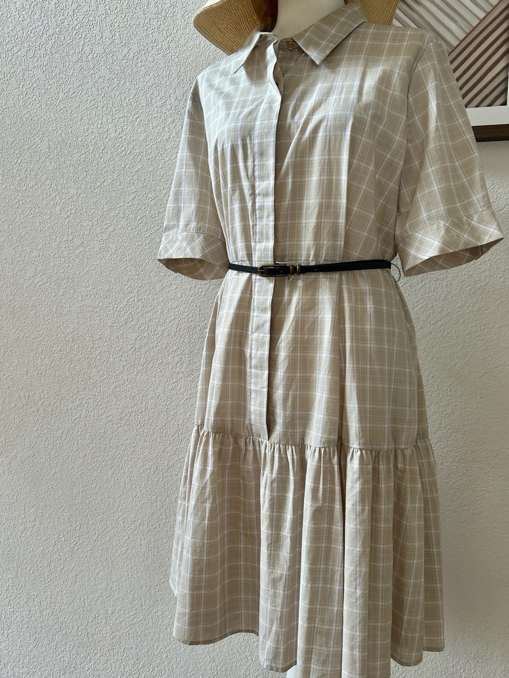 Calvin Klein dress L Neutral tones Lightweight Easy wear Empire waist EUC